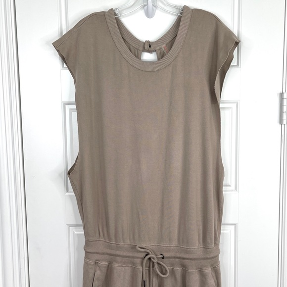 FREE PEOPLE Throw And Go Onesie Jumpsuit Cement NEW Size L - Picture 4 of 11